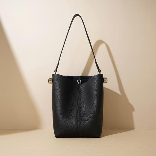 【预售3天】2025新款水桶包女简约托特包大容量百搭平板通勤单肩包F9825 商品图8