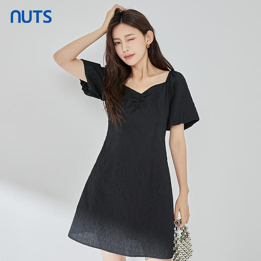NUTS夏季新品纯色方领优雅气质收腰短袖连衣裙322101052B 商品图1