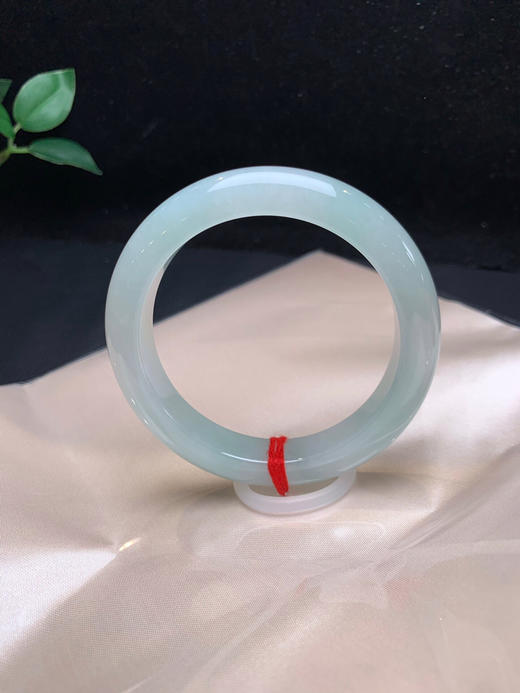 612922，56浅绿底手镯，清新甜绿色，润润的，干净清爽 商品图2