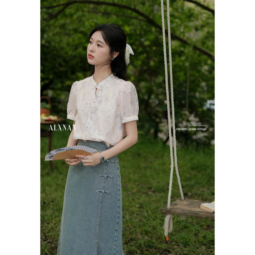 【65折秒杀】鹿向南「墨染杏笺」杏色蕾丝优雅短袖上衣女初夏新款独特漂亮衬衫L55655 商品图1