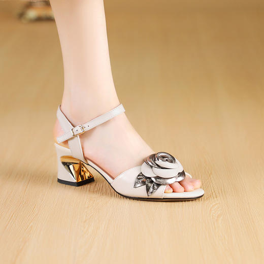 【预售5天】夏季新款真皮花朵露趾凉鞋女粗跟时装仙女鞋一字扣带高跟鞋JLD&503 商品图0