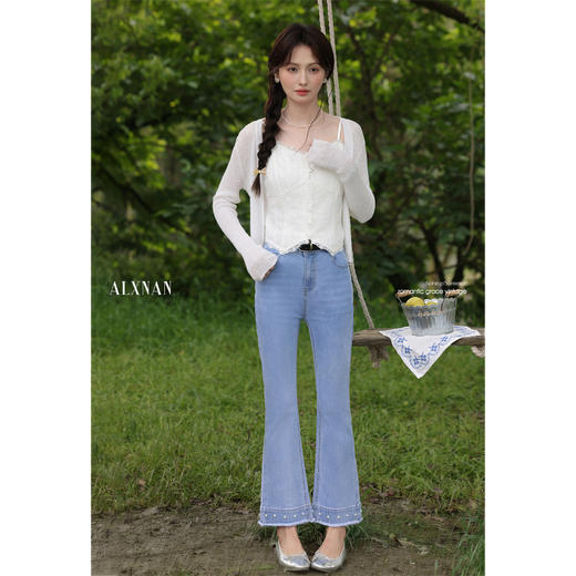 【65折秒杀】鹿向南「喜色川流」气质浅蓝直筒牛仔裤女显瘦2025夏新款微喇长裤L55668 商品图2