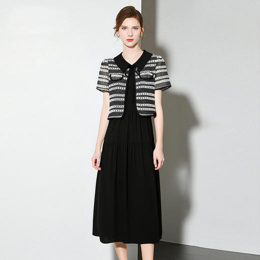 「自」全新升级【铂金会员247/天猫329/差价82】(99219)2025年新款夏季设计感小众时尚气质撞色连衣裙 商品图1