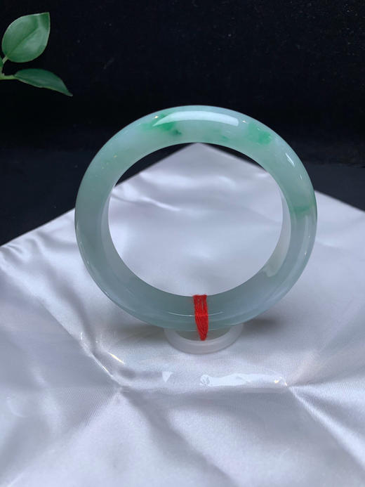 612921，55飘绿手镯、版型不错，飘绿花 润润的 商品图2