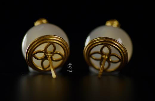 白玉髓银鎏金青蛙耳环 商品图3