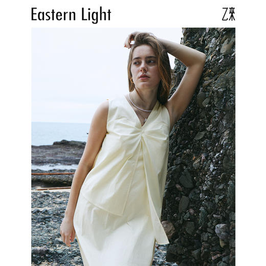 Eastern Light乙来 2025新款无袖花苞褶皱背心裙 压褶连衣裙 商品图3