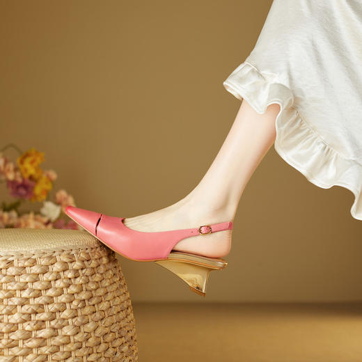 【预售5天】法式小方头气质优雅6.5cm坡跟高跟鞋女夏季新款时尚包头凉鞋MBJR&6880 商品图1