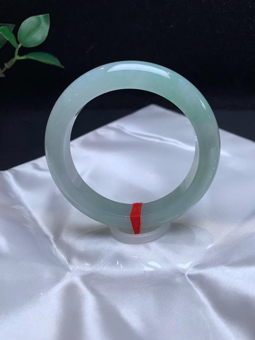 612924，56.5晴水底手镯，整条带淡淡的底色、清新干净、很秀气 商品图3