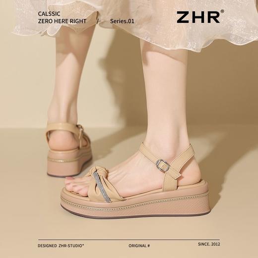 ZHR坡跟凉鞋女2025新款夏季网红高级水钻凉鞋轻便厚底增高凉鞋女 商品图7