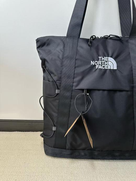 NF男女同款Borealis 22L两用托特包双肩包🎒 无论是日常通勤、周末逛街，还是短途旅行，这款托特包完美胜任。 商品图13