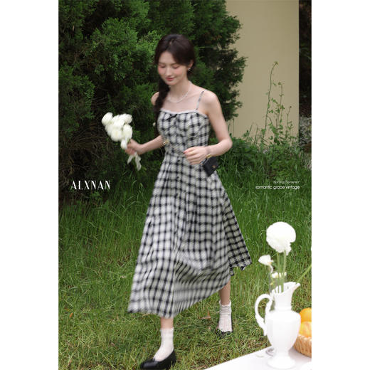 鹿向南「晨露格语」黑色格纹吊带连衣裙夏新款优雅气质显瘦长裙女 商品图2