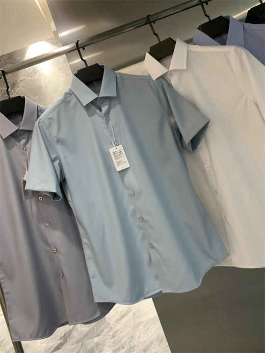 高端商务！2025桑蚕丝莫代尔混纺 丝光斜纹肌理夏净色休闲短袖衬衫男款！ 商品图8