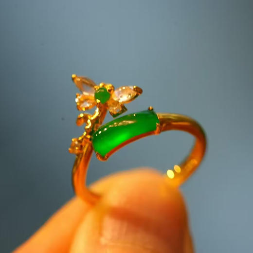 龢盒原创 指尖蝶舞18k金镶冰绿翡翠戒指 商品图2