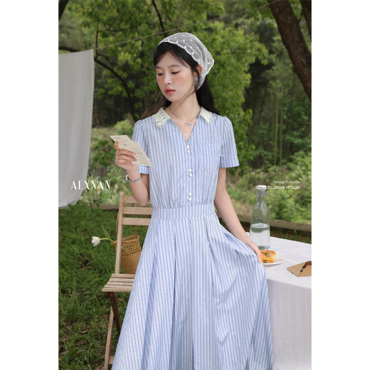 【65折秒杀】鹿向南「海畔恋曲」法式气质蓝色条纹女短袖连衣裙夏季收腰长裙子 商品图4