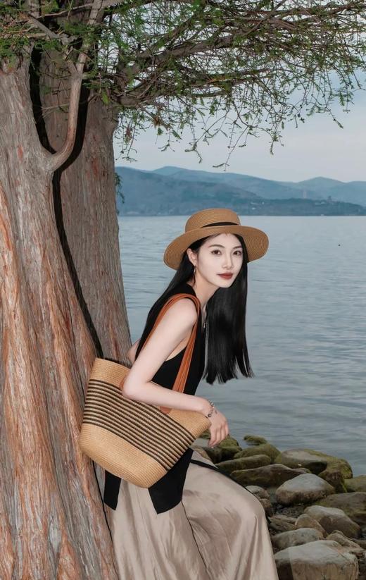 ins风轻熟简约条纹编织包超轻沙滩包 商品图2