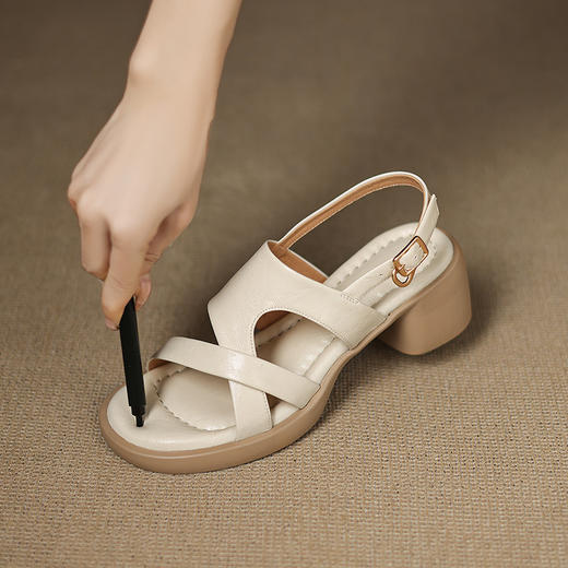 雀说 真皮凉鞋女夏外穿皮粗跟软底鞋 1075 商品图1