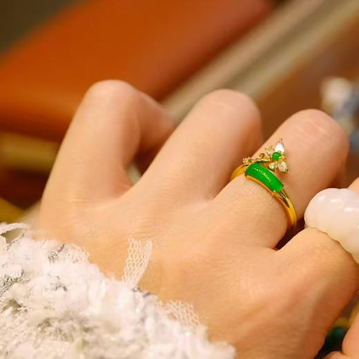 龢盒原创 指尖蝶舞18k金镶冰绿翡翠戒指 商品图0
