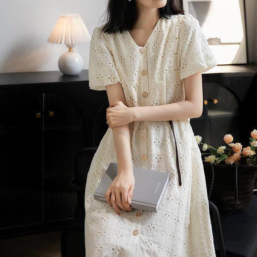 丁摩 精梳棉蕾丝镂空气质小白裙 高级感法式收腰连衣裙QO4051 商品图1
