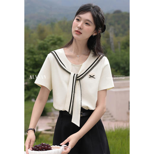 鹿向南「海岛假期」杏色条纹约会海军领短袖上衣女夏新学院风T恤 商品图1