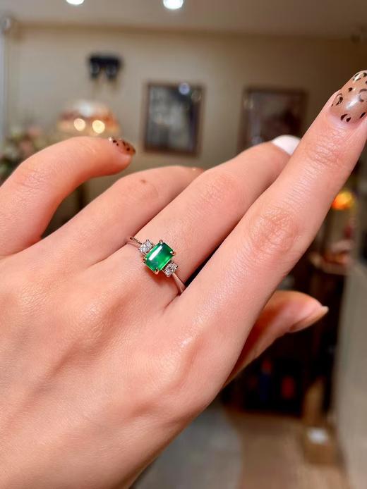 0.67ct刻面祖母绿戒指 商品图3