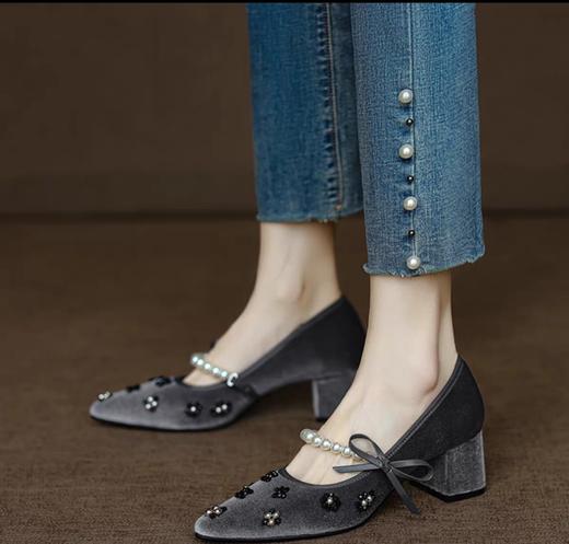 小香名媛真丝金丝绒珍珠尖头方跟鞋凉鞋 商品图2