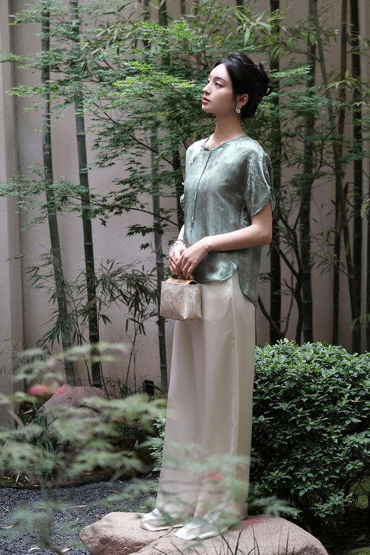 盛唐婧| 新中式真丝炒色斜襟领上衣 商品图6