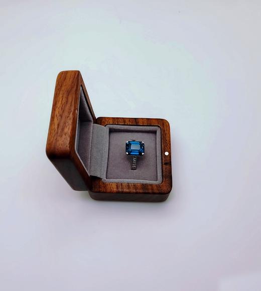 6克拉英伦调皇家蓝白金钻石戒指 商品图4