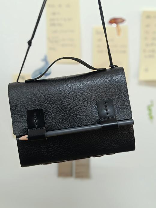 【订单现做 预售】原创手工牛皮背包笔记本 （五色可选：银色/黑色/棕色/绿色/灰色）文创 送礼 礼物  广西师范大学出版社 商品图9