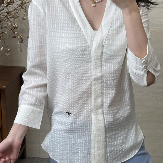 「K」洛诗琳35723V领真丝开衫2025夏季薄款小蜜蜂刺绣上衣0803 商品图3