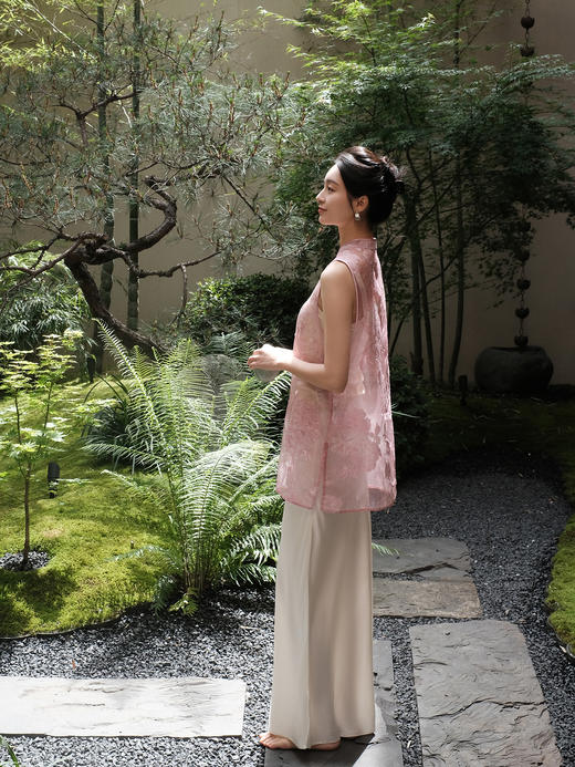 盛唐婧| 新中式立领真丝剪花绡对襟长马甲背心-粉色 商品图6
