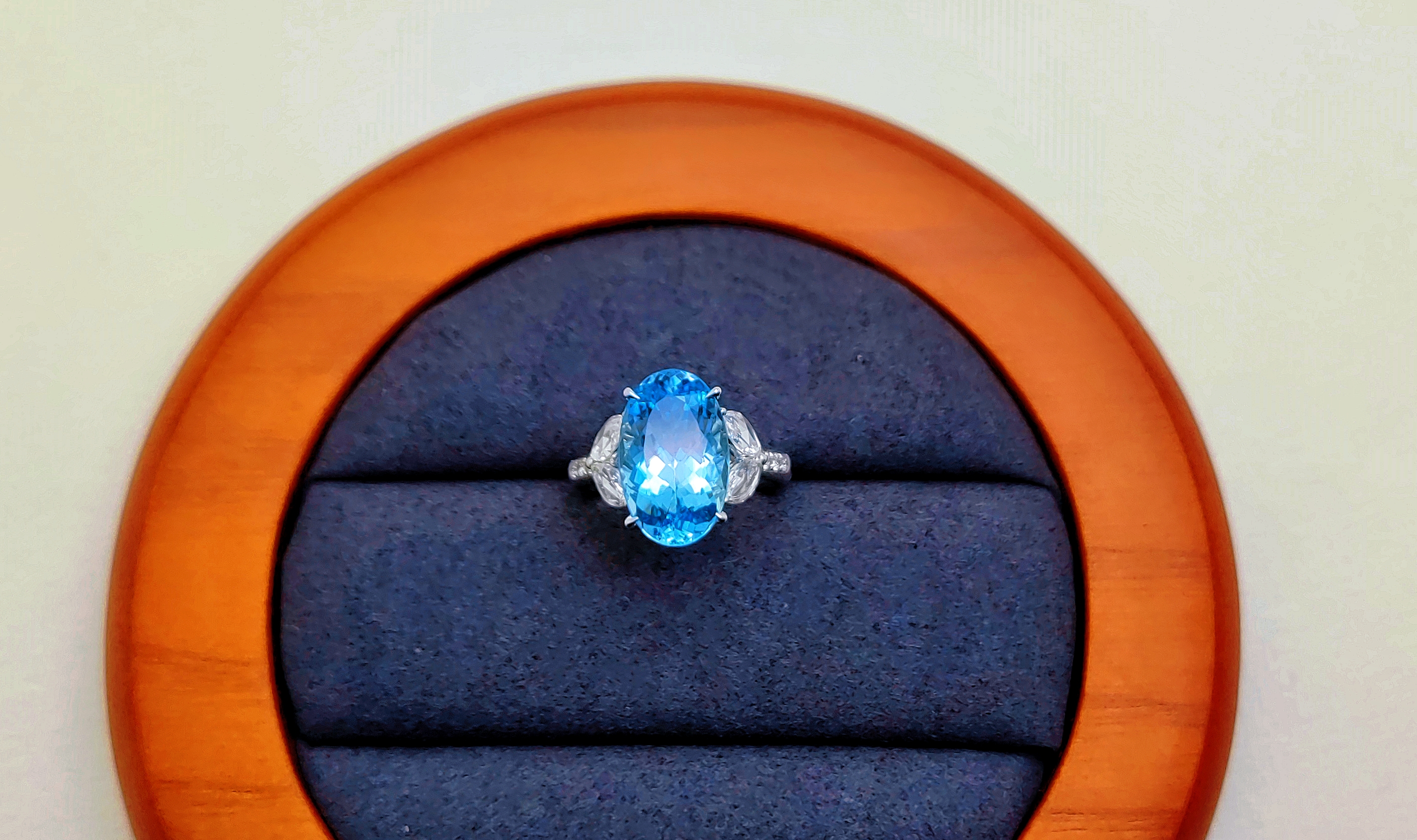 海蓝宝宝石戒指