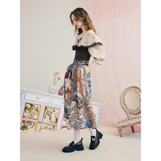 两三事暮色诗行2025夏季新款复古一字肩露肩条纹印花泡泡袖连衣裙 商品图3