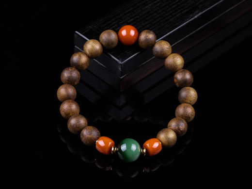 XY0332沉香+碧玉南红手串 商品图0