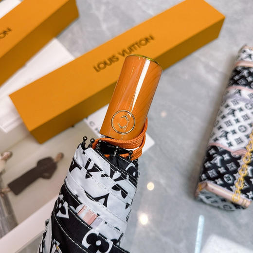 夏季特惠💰220 LV 路易威登三折防晒睛雨伞 夏季新款 全自动折叠晴雨伞 商品图2