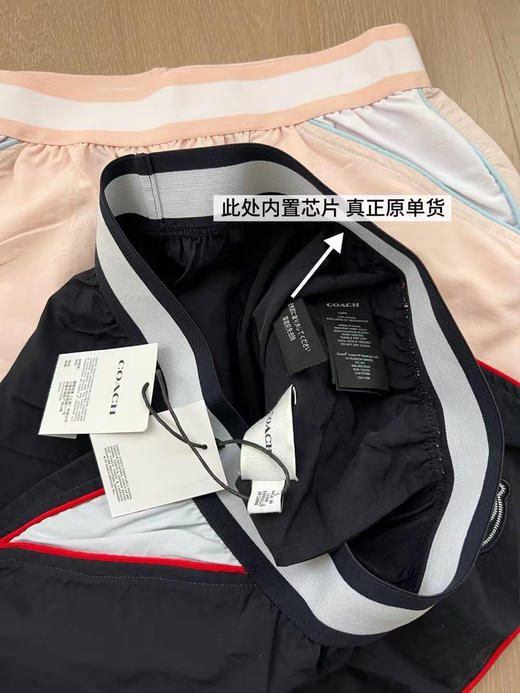 原单正品 Coach速干梭织短裤，专柜流出
速干短裤 买到赚到！

颜色：海军蓝（偏黑）/粉色
尺码：S/M/L

原价1000➕ 商品图12