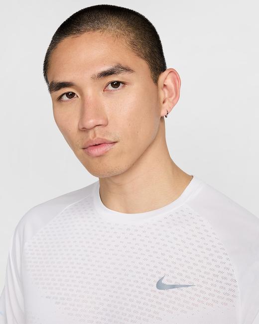 Nike 耐克Stride Dri-FIT ADV 男子速干短袖跑步上衣HV5204-100 商品图2