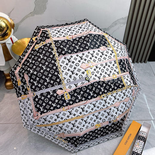 夏季特惠💰220 LV 路易威登三折防晒睛雨伞 夏季新款 全自动折叠晴雨伞 商品图0