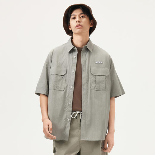 gxg.jeans男装 浅灰色工装口袋设计宽松短袖衬衫男士 25年夏热卖 商品图1