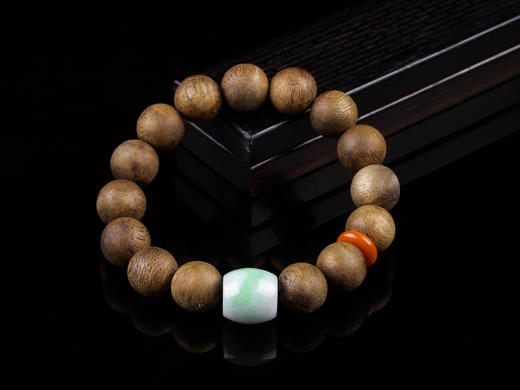 XY0328沉香+翡翠南红手串 商品图0