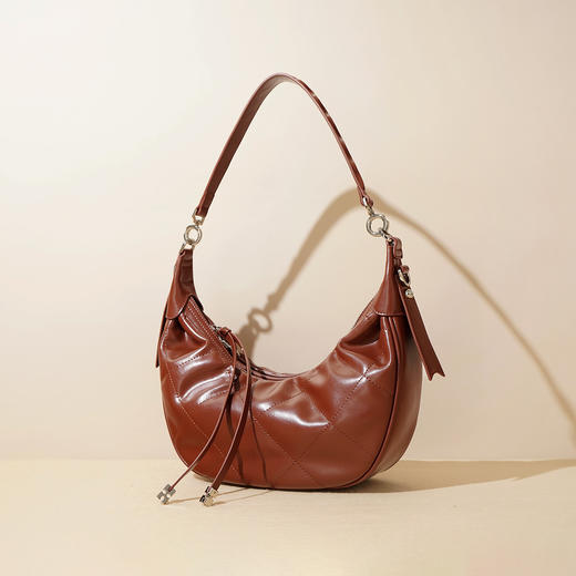 【预售3天】2025新款小众设计简约时尚百搭斜挎包高级感女士腋下包月牙包F9851 商品图0