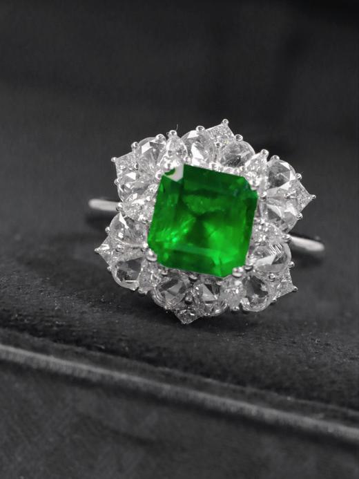 1.7ct刻面祖母绿戒指 商品图1