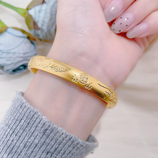 【限时克减150元】足金999 #婚庆 古法空心固口手镯龙凤戏珠龙凤镯龙凤呈祥婚嫁手镯（面宽约7.8-8.2mm，厚约3.7mm）(YQGFSZ00518)预售产品下单后不退款不退货不换货不补差价 商品图0