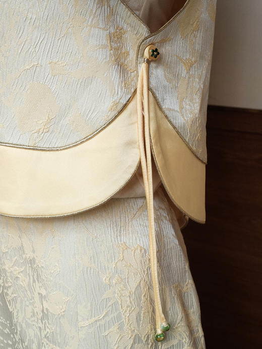 盛唐婧| 新中式真丝双色冠乐皱开叉半裙-黄色 商品图4