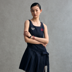 GOODBAI 粗体23 logo印花两件式百褶牛仔连衣裙