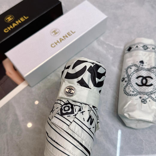 夏季特惠💰240 CHANEL（香奈儿）新款 五折 折叠晴雨伞 商品图4