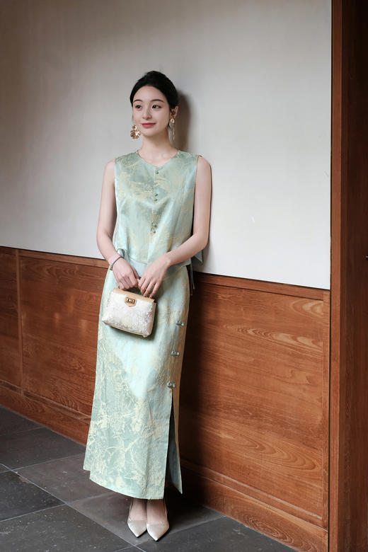 盛唐婧| 新中式真丝双色冠乐皱对襟马甲-绿色 商品图7