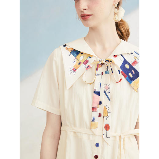 两三事 摩天派对 2025夏季新款文艺风可拆印花假领绑带连衣裙 商品图3