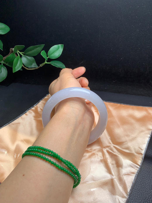 612929，62.5冰底淡春手镯，淡紫罗兰底大圈，整条都润润的，干净清爽 商品图5