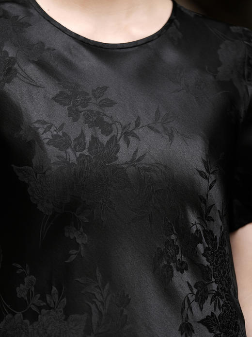盛唐婧| 新中式圆领斜裁牡丹花修身上衣-黑色[特价品] 商品图2