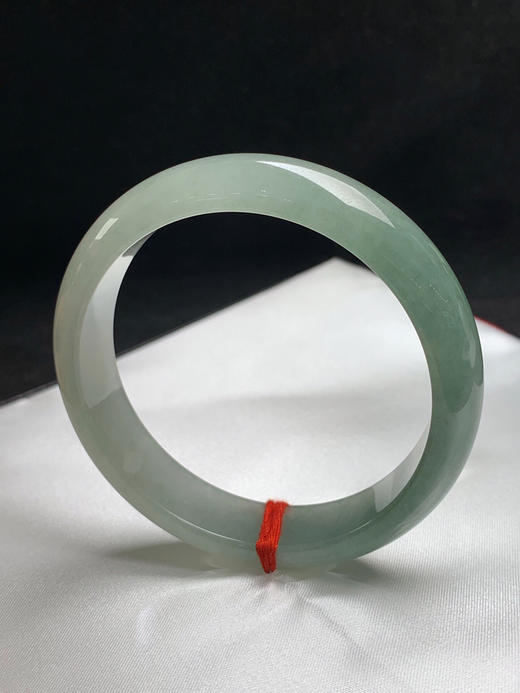 612931，60.3圈口，糯冰油青半山半水正圈平安镯，种老水足，微透手 商品图3